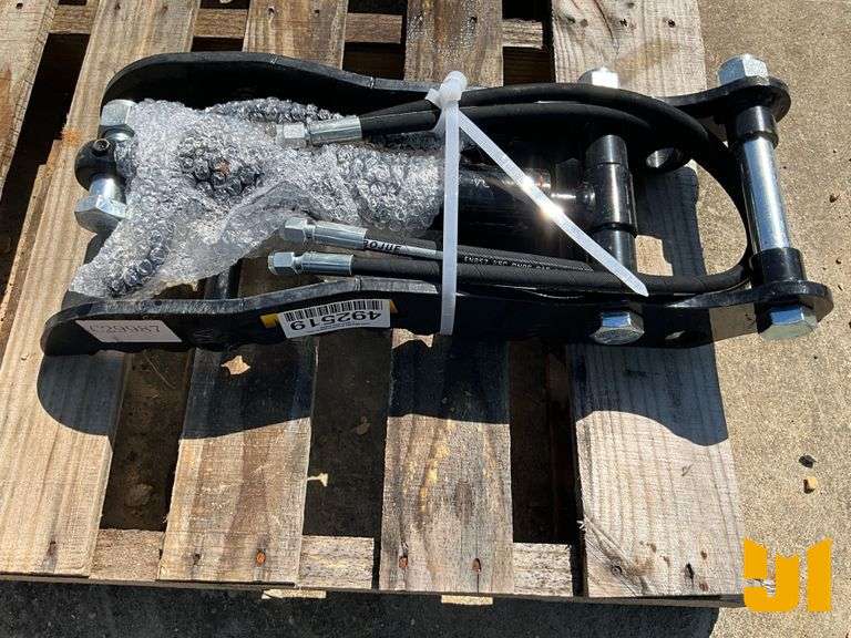 UNUSED HYDRAULIC THUMB