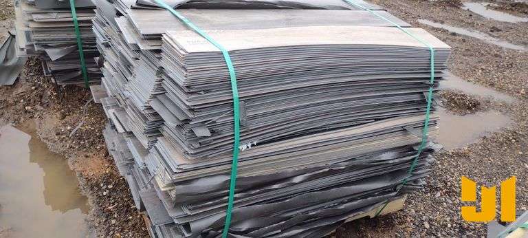 PALLET OF VINYL FLOORING