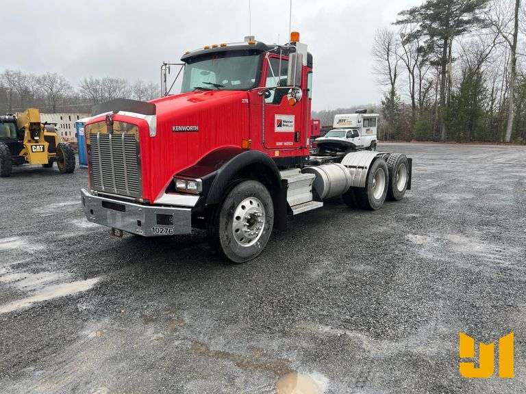 2006 KENWORTH T8 SERIES TANDEM AXLE DAY CAB TRUCK TRACTOR