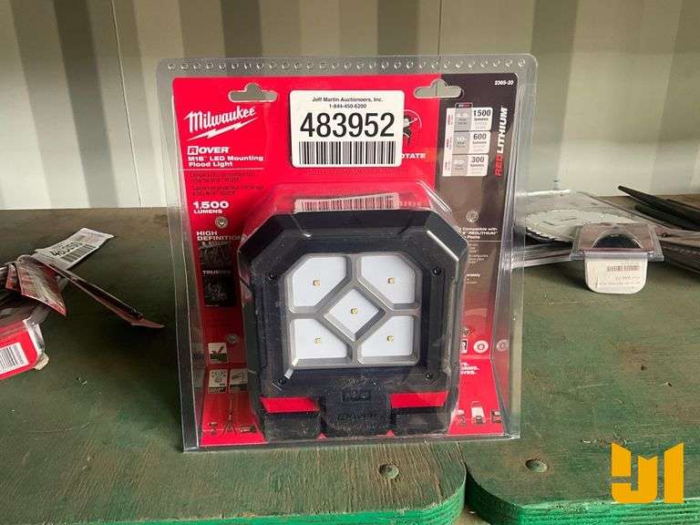 MILWAUKEE M18 LED MOUNTING FLOOD LIGHT