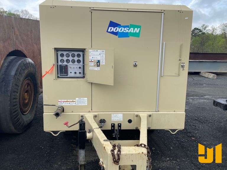 2021 DOOSAN HP935 935 CFM PORTABLE AIR COMPRESSOR SN: 48904RIAEH708