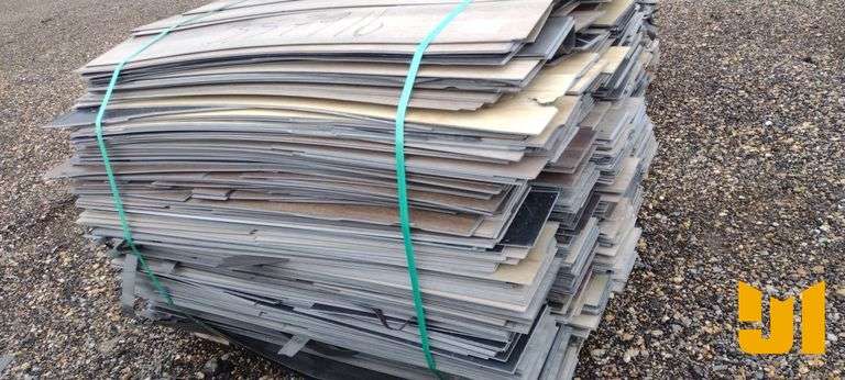 PALLET OF VINYL FLOORING