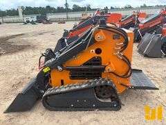 UNUSED LANDHERO LDH-H380 STAND ON MULTI TERRAIN LOADER