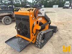 UNUSED LANDHERO LDH-H380 STAND ON MULTI TERRAIN LOADER