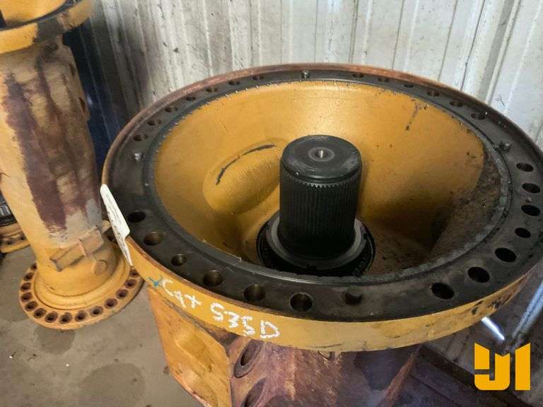 CAT535C AXLE HOUSING