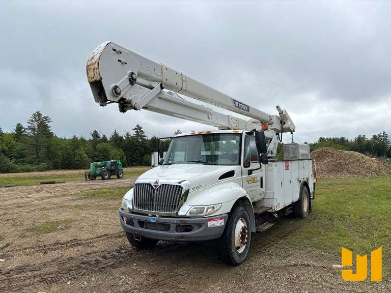 2015 INTERNATIONAL 4300 SBA 4X2 MATERIAL HANDLING BUCKET TRUCK TEREX HI-RANGER VIN: 3HAMMAAN5FL73113