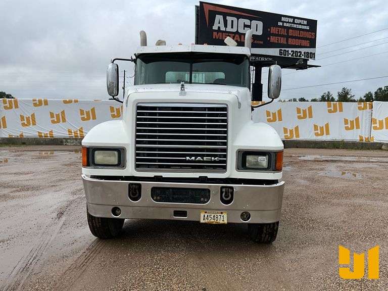 2012 MACK CHU613 PINNACLE TANDEM AXLE DAY CAB TRUCK TRACTOR VIN: 1M1AN07Y7CM009888