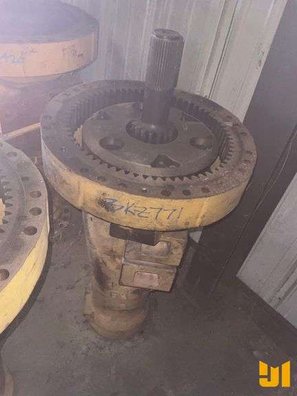 CAT 525B AXLE HOUSING