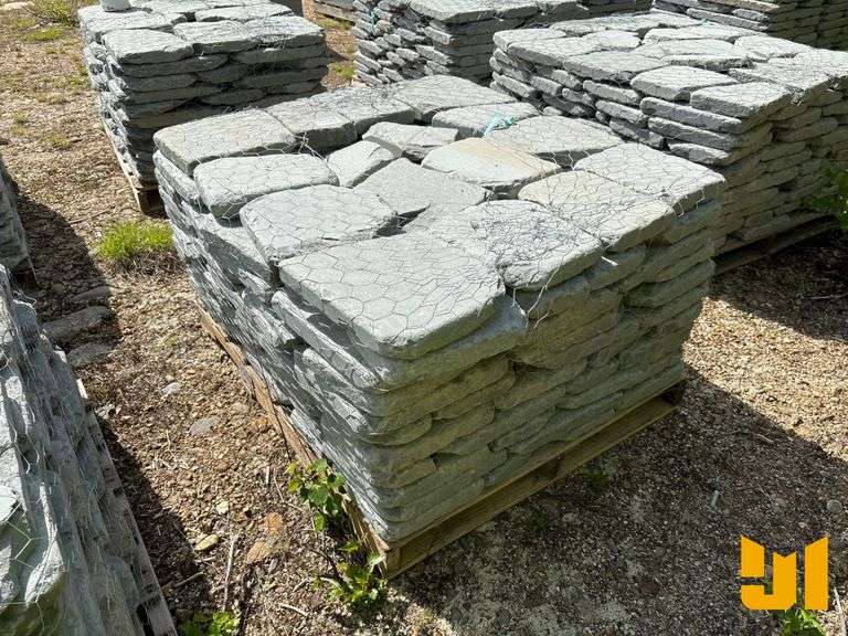 PALLET OF BLUE STONE PAVERS