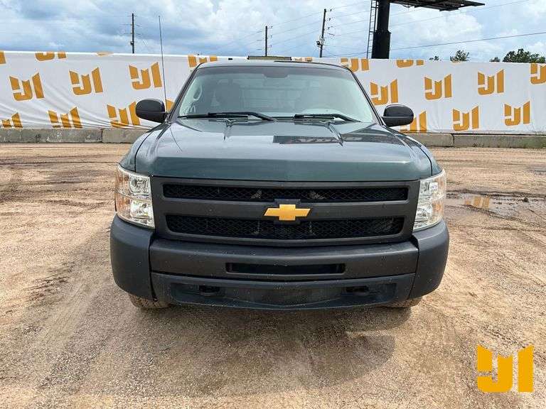 2013 CHEVROLET SILVERADO EXTENDED CAB 4X4 PICKUP VIN: 1GCRKPE79DZ357680