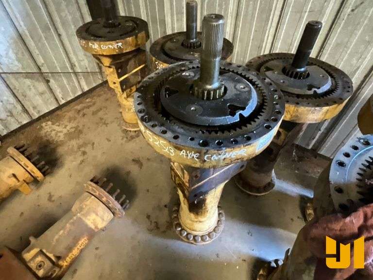 CAT 525B AXLE HOUSING