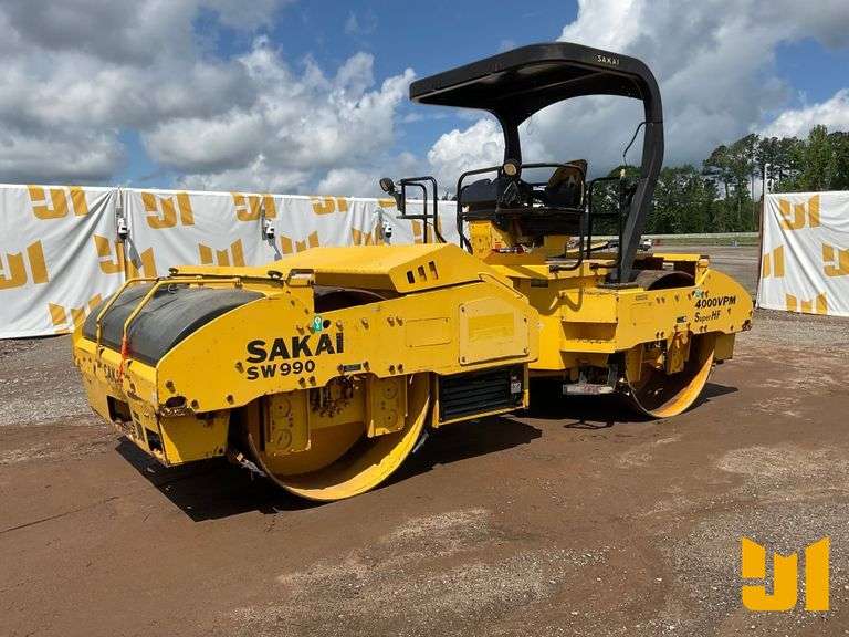 2009 SAKAI SW990 TANDEM VIBRATORY ROLLER SN: VSW41-10111