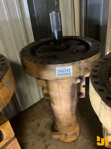 CAT 525B AXLE HOUSING