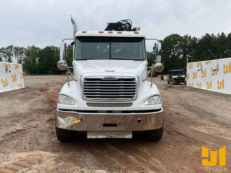 2010 FREIGHTLINER COLUMBIA 120 20500 LB BOOM TRUCK VIN: 1FVHF0CV5BDAW1310