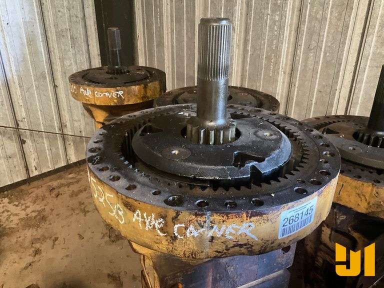 CAT 525B AXLE HOUSING