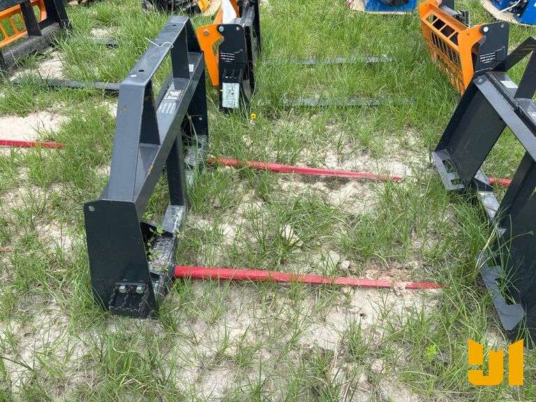 UNUSED 2024 LANDHONOR BS-12-2500G 49  INCH BALE SPEAR  SN: HL-02677