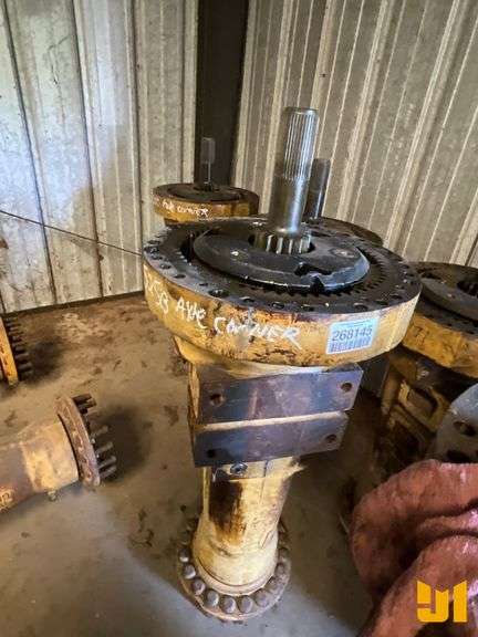 CAT 525B AXLE HOUSING