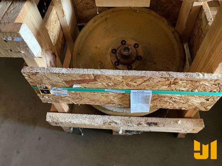 IDLER PART #1901546 CAT D6N
