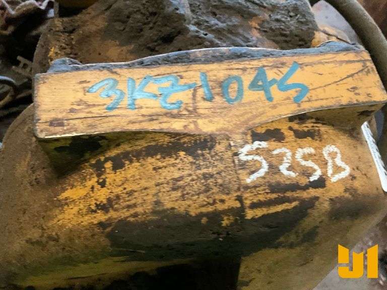 TRANSMISSION FOR CAT 525B***CONDITION UNKNOWN***