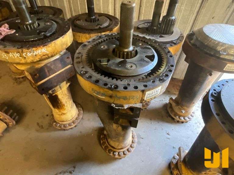 CAT 525B AXLE HOUSING