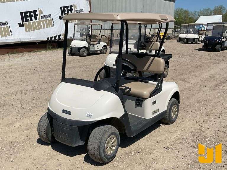2018 EZ GO RXV GOLF CART SN: 5470445