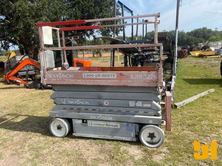 SKYJACK SJIII 3226 AERIAL LIFTS