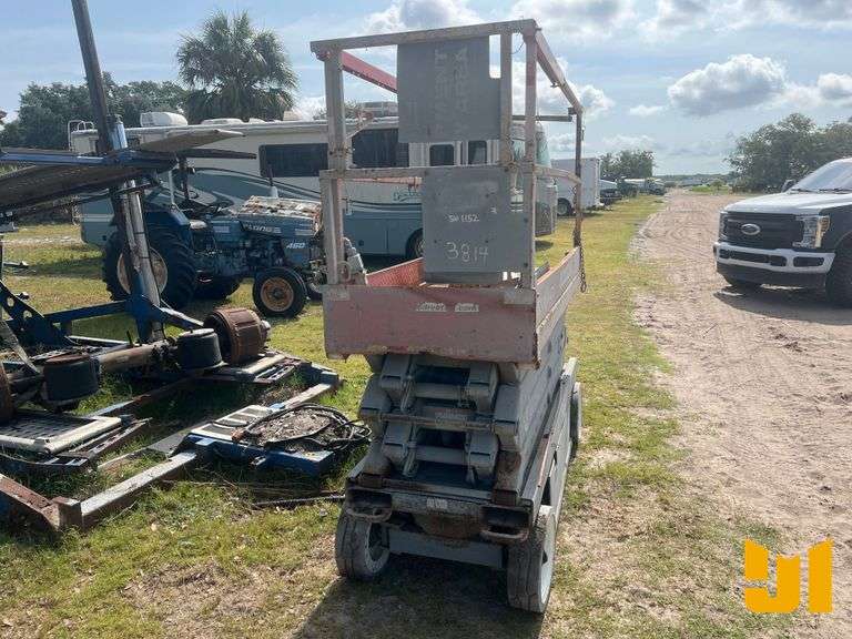 SKYJACK SJIII 3226 AERIAL LIFTS