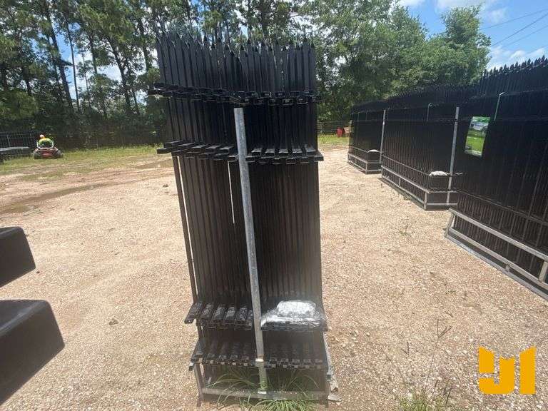 UNUSED HURRICANE F10 7 X 10 FT GALVANIZED WROUGHT IRON SITE FENCE