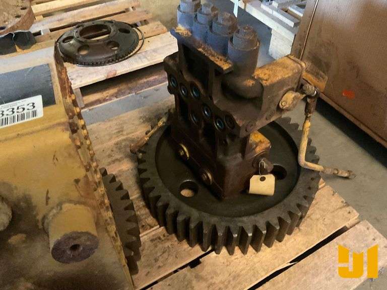 CAT D4H HYDRAULIC TANK, BELL ASSY, MISC GEARS, FINAL DRIVE