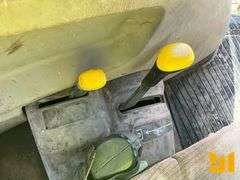 JOHN DEERE 5225 TRACTOR SN: LV5225T422205