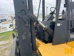 HYSTER ROUGH TERRAIN FORKLIFT