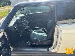 2010 MINI COOPER AUTOMOBILE VIN: WMWMF3C58ATZ24384