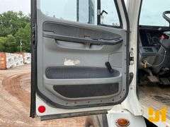 2010 FREIGHTLINER COLUMBIA 120 20500 LB BOOM TRUCK VIN: 1FVHF0CV5BDAW1310