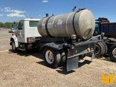 1993 INTERNATIONAL 4600 S/A SEWER/WATER/TANK TRUCK VIN: 1HTSAZPL3PH541049