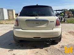 2010 MINI COOPER AUTOMOBILE VIN: WMWMF3C58ATZ24384