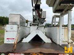 2015 INTERNATIONAL 4300 SBA 4X2 MATERIAL HANDLING BUCKET TRUCK TEREX HI-RANGER VIN: 3HAMMAAN5FL73113