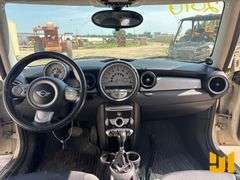 2010 MINI COOPER AUTOMOBILE VIN: WMWMF3C58ATZ24384