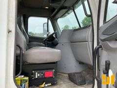 2010 FREIGHTLINER COLUMBIA 120 20500 LB BOOM TRUCK VIN: 1FVHF0CV5BDAW1310