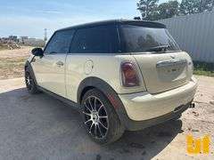 2010 MINI COOPER AUTOMOBILE VIN: WMWMF3C58ATZ24384