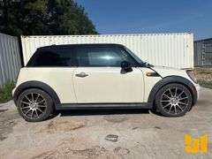 2010 MINI COOPER AUTOMOBILE VIN: WMWMF3C58ATZ24384