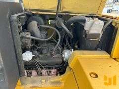 HYSTER ROUGH TERRAIN FORKLIFT