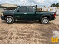 2013 CHEVROLET SILVERADO EXTENDED CAB 4X4 PICKUP VIN: 1GCRKPE79DZ357680