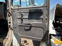 1993 INTERNATIONAL 4600 S/A SEWER/WATER/TANK TRUCK VIN: 1HTSAZPL3PH541049