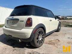2010 MINI COOPER AUTOMOBILE VIN: WMWMF3C58ATZ24384