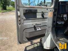 1993 INTERNATIONAL 4600 S/A SEWER/WATER/TANK TRUCK VIN: 1HTSAZPL3PH541049
