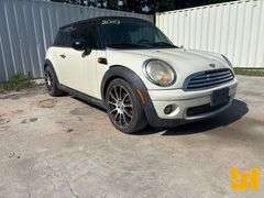 2010 MINI COOPER AUTOMOBILE VIN: WMWMF3C58ATZ24384