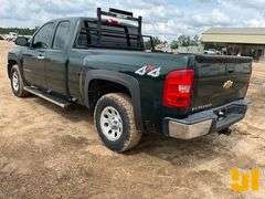 2013 CHEVROLET SILVERADO EXTENDED CAB 4X4 PICKUP VIN: 1GCRKPE79DZ357680