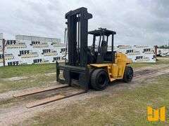 HYSTER ROUGH TERRAIN FORKLIFT