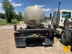 1993 INTERNATIONAL 4600 S/A SEWER/WATER/TANK TRUCK VIN: 1HTSAZPL3PH541049