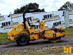 2005 SAKAI SV201TB SINGLE DRUM VIBRATORY ROLLER SN: VSV14T10123